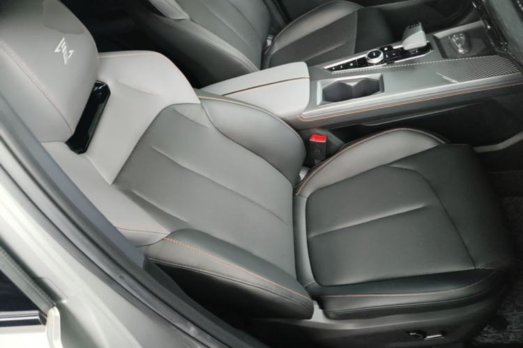 Used CHANGAN OSHAN Z6 2023 Blue Whale 2.0T Automatic Zhiyuan Model Right Front Seat