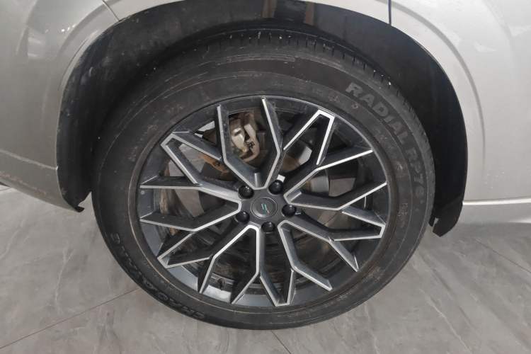 Used CHANGAN OSHAN Z6 2023 Blue Whale 1.5T DCT Smart Edition Right Rear Wheel Hub