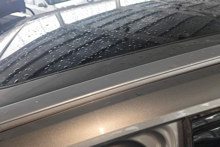 Used CHANGAN OSHAN Z6 2023 Blue Whale 1.5T DCT Smart Edition Roof