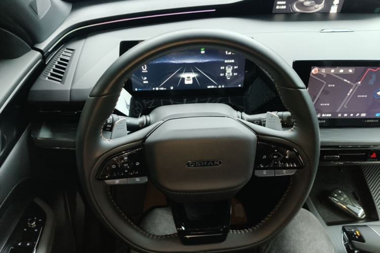 Used CHANGAN OSHAN Z6 2023 Blue Whale 2.0T Automatic Zhiyuan Model Steering Wheel