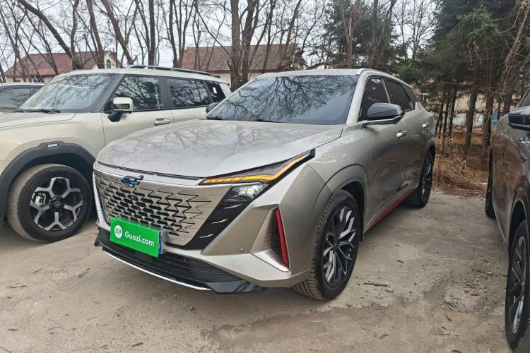 Used CHANGAN OSHAN Z6 2023 Blue Whale 1.5T DCT Smart-Led City Edition Guazi used car, China used car export, Used car for sale, Used cars, Cheapest cars for sale