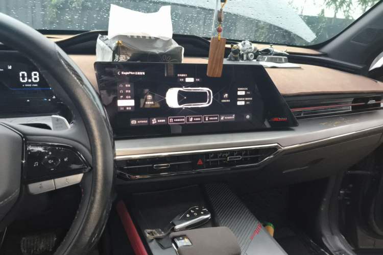Used CHANGAN OSHAN Z6 2023 Blue Whale 1.5T DCT Smart Luxury Model Audio And AC Panel