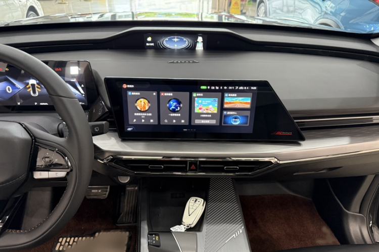 Used CHANGAN OSHAN Z6 2023 Blue Whale 1.5T DCT Smart Edition Audio And AC Panel