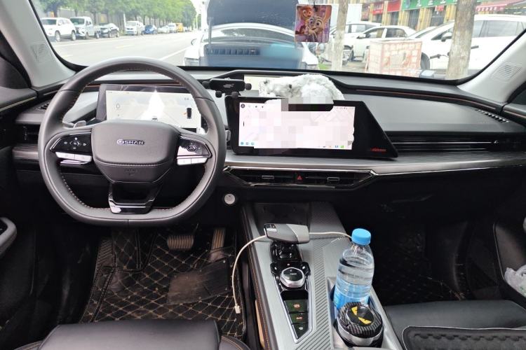 Used CHANGAN OSHAN Z6 2023 Blue Whale 1.5T DCT Smart-Led City Edition Center Console