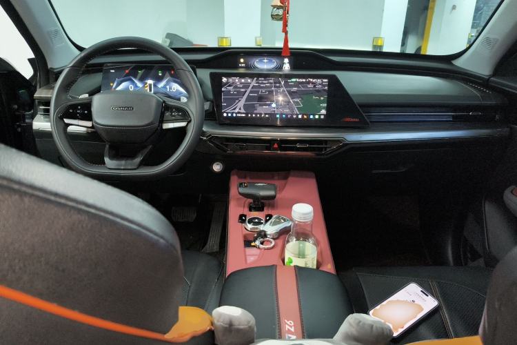Used CHANGAN OSHAN Z6 2023 Blue Whale 1.5T DCT Smart Edition Center Console