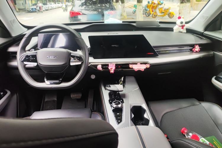 Used CHANGAN OSHAN Z6 2023 Blue Whale 1.5T DCT Luxury Model Center Console