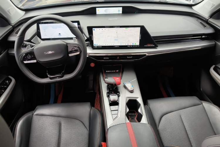 Used CHANGAN OSHAN Z6 2023 Blue Whale 1.5T DCT Smart Edition Center Console