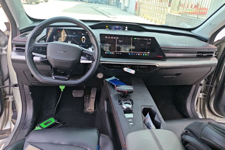 Used CHANGAN OSHAN Z6 2023 Blue Whale 1.5T DCT Smart Edition Center Console
