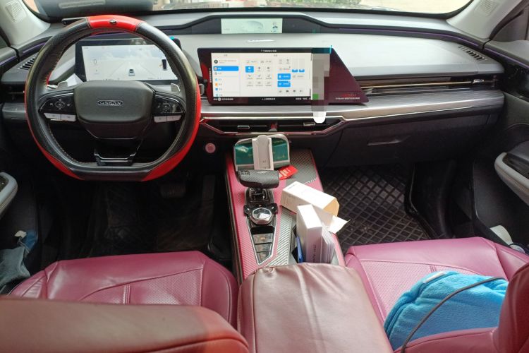 Used CHANGAN OSHAN Z6 2023 Blue Whale 1.5T DCT Smart Edition Center Console