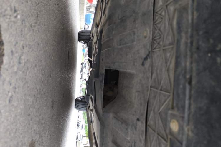 Used CHANGAN OSHAN Z6 2023 Blue Whale 1.5T DCT Smart-Led City Edition Chassis Front