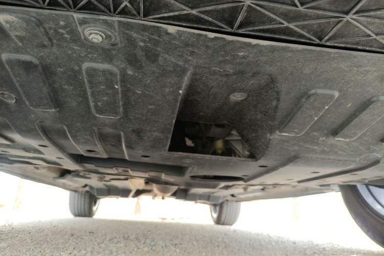 Used CHANGAN OSHAN Z6 2023 Blue Whale 1.5T DCT Smart-Led City Edition Chassis Front