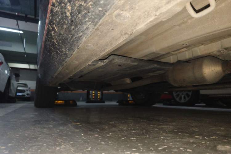 Used CHANGAN OSHAN Z6 2023 Blue Whale 1.5T DCT Luxury Model Chassis Front Right