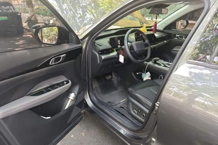 Used CHANGAN OSHAN Z6 2023 Blue Whale 1.5T DCT Smart Edition Driver Seat