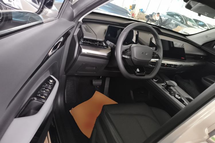 Used CHANGAN OSHAN Z6 2023 Blue Whale 1.5T DCT Smart Edition Driver Seat