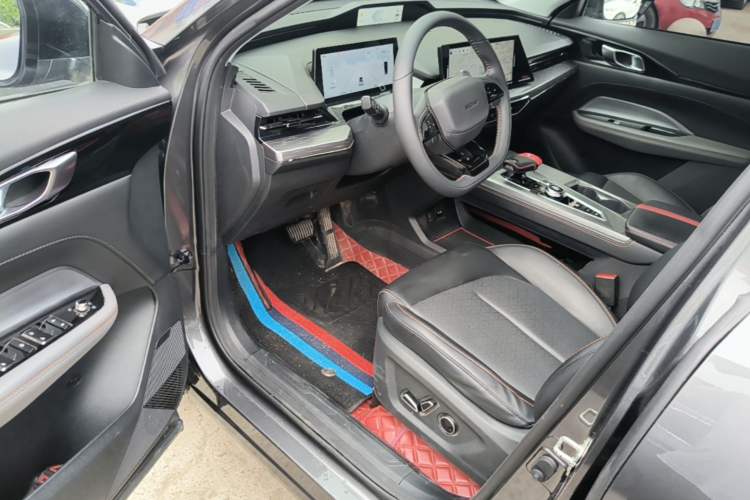 Used CHANGAN OSHAN Z6 2023 Blue Whale 1.5T DCT Smart Edition Driver Seat