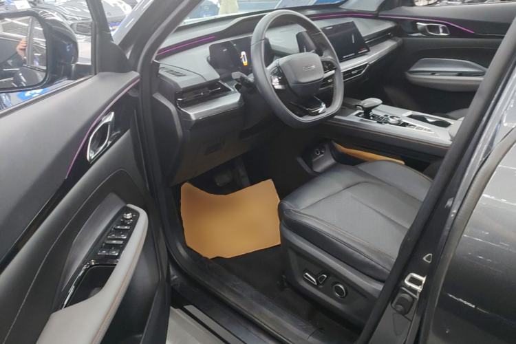 Used CHANGAN OSHAN Z6 2023 Blue Whale 1.5T DCT Smart Edition Driver Seat
