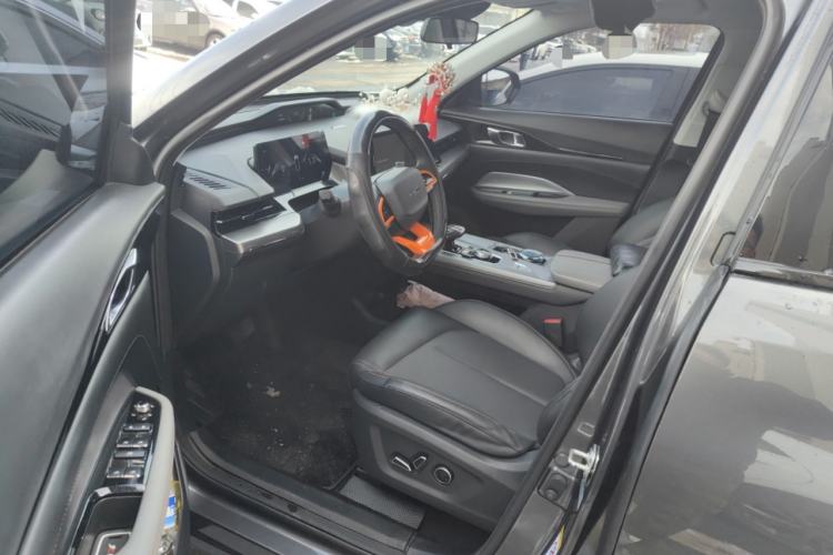 Used CHANGAN OSHAN Z6 2023 Blue Whale 1.5T DCT Smart-Led City Edition Driver Seat