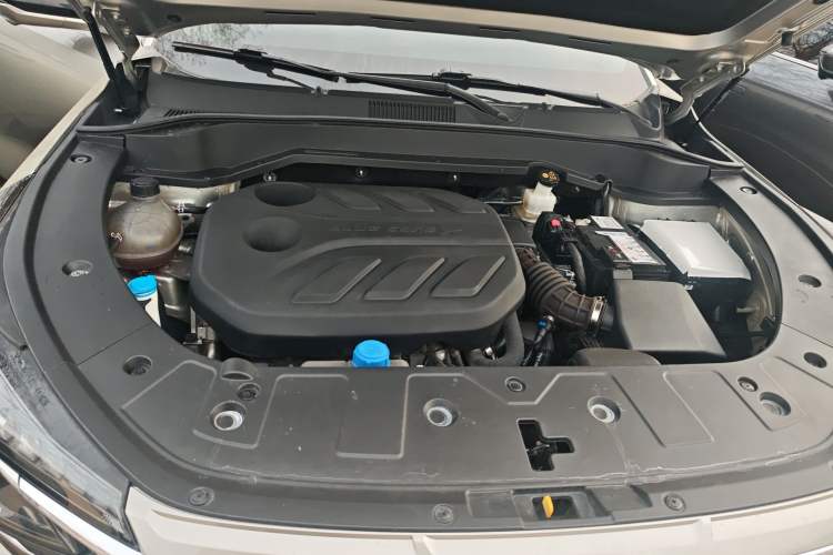 Used CHANGAN OSHAN Z6 2023 Blue Whale 1.5T DCT Smart-Led City Edition Engine Bay