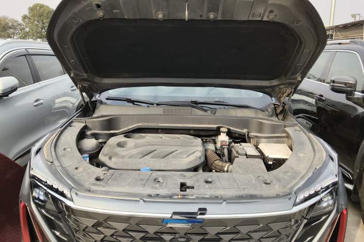 Used CHANGAN OSHAN Z6 2023 Blue Whale 1.5T DCT Smart-Led City Edition Engine Bay