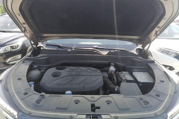 Used CHANGAN OSHAN Z6 2023 Blue Whale 1.5T DCT Smart-Led City Edition Engine Bay