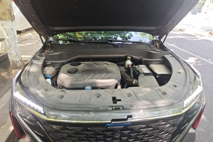 Used CHANGAN OSHAN Z6 2023 Blue Whale 1.5T DCT Smart Edition Engine Bay