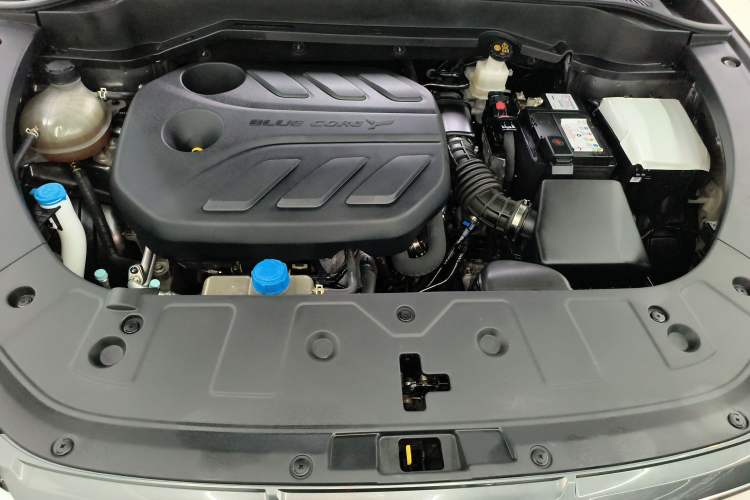 Used CHANGAN OSHAN Z6 2023 Blue Whale 1.5T DCT Smart Edition Engine Bay