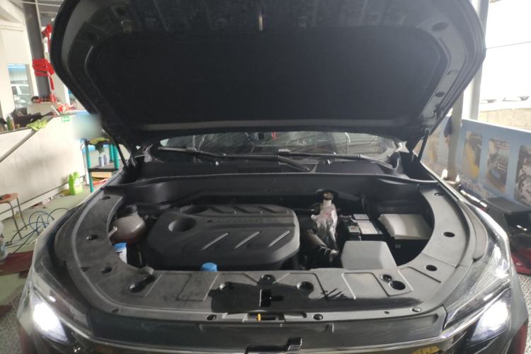 Used CHANGAN OSHAN Z6 2023 Blue Whale 1.5T DCT Smart-Led City Edition Engine Bay