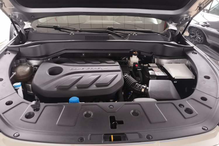 Used CHANGAN OSHAN Z6 2023 Blue Whale 1.5T DCT Smart Edition Engine Bay