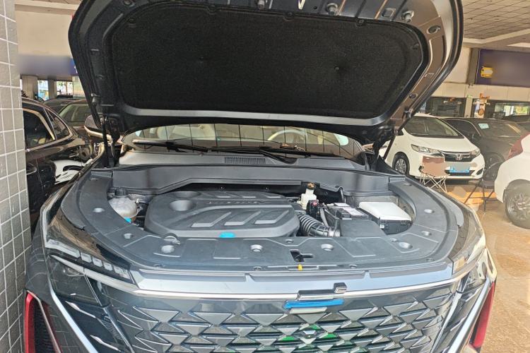 Used CHANGAN OSHAN Z6 2023 Blue Whale 1.5T DCT Smart-Led City Edition Engine Bay