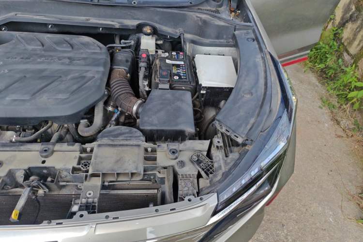 Used CHANGAN OSHAN Z6 2023 Blue Whale 1.5T DCT Smart Luxury Model Engine Bay Left