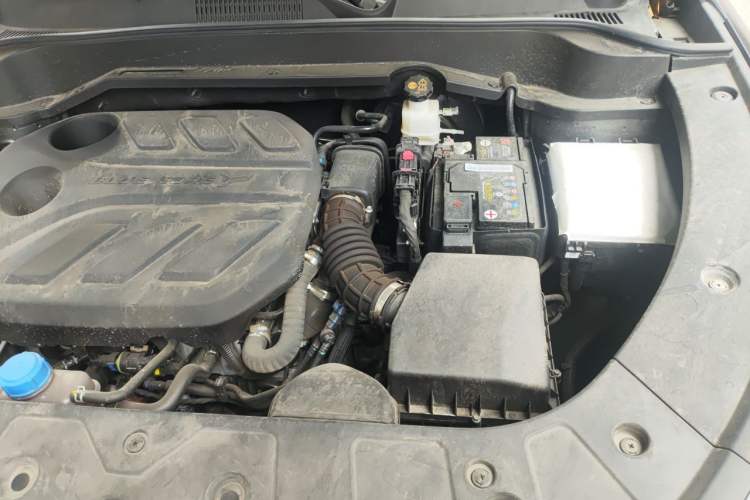 Used CHANGAN OSHAN Z6 2023 Blue Whale 1.5T DCT Luxury Model Engine Bay Left