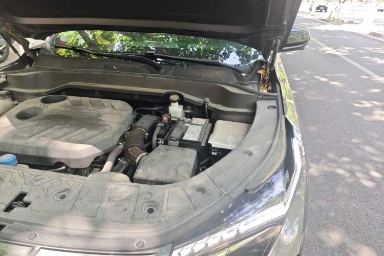 Used CHANGAN OSHAN Z6 2023 Blue Whale 1.5T DCT Smart Edition Engine Bay Left