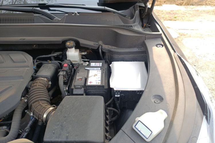Used CHANGAN OSHAN Z6 2023 Blue Whale 1.5T DCT Smart-Led City Edition Engine Bay Left