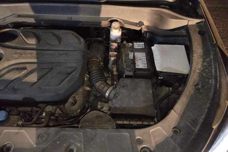 Used CHANGAN OSHAN Z6 2023 Blue Whale 1.5T DCT Smart-Led City Edition Engine Bay Left