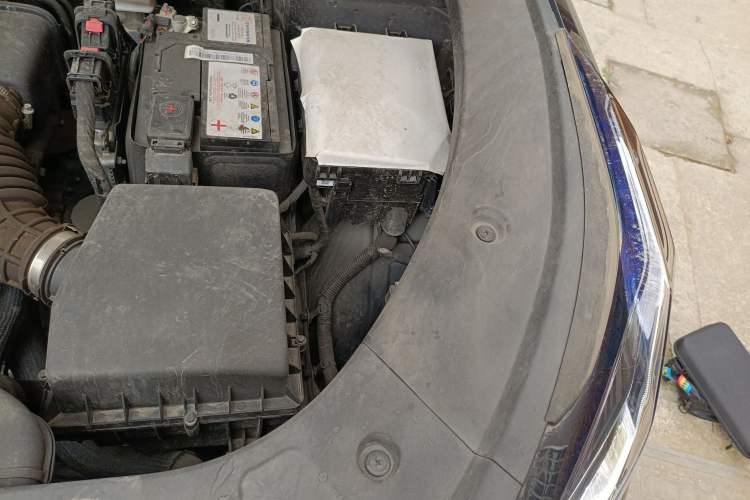 Used CHANGAN OSHAN Z6 2023 Blue Whale 1.5T DCT Smart Edition Engine Bay Left
