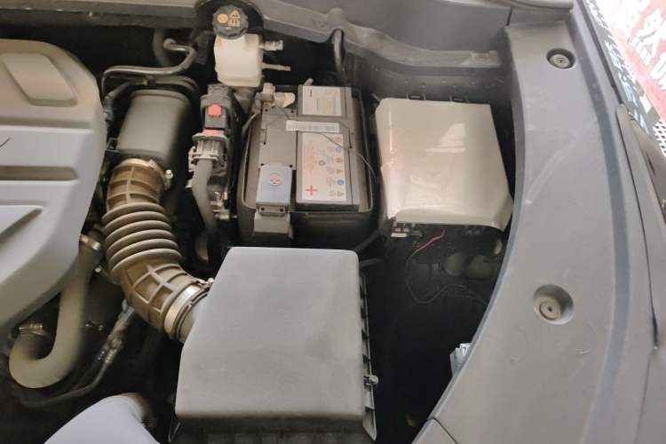 Used CHANGAN OSHAN Z6 2023 Blue Whale 1.5T DCT Smart Edition Engine Bay Left