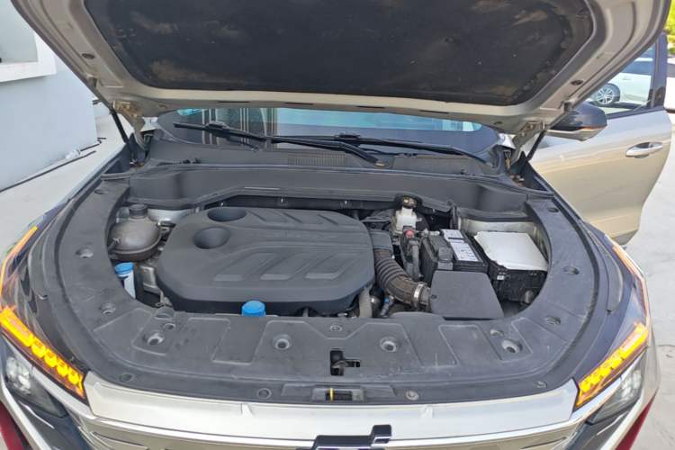 Used CHANGAN OSHAN Z6 2023 Blue Whale 1.5T DCT Smart Edition Engine Bay