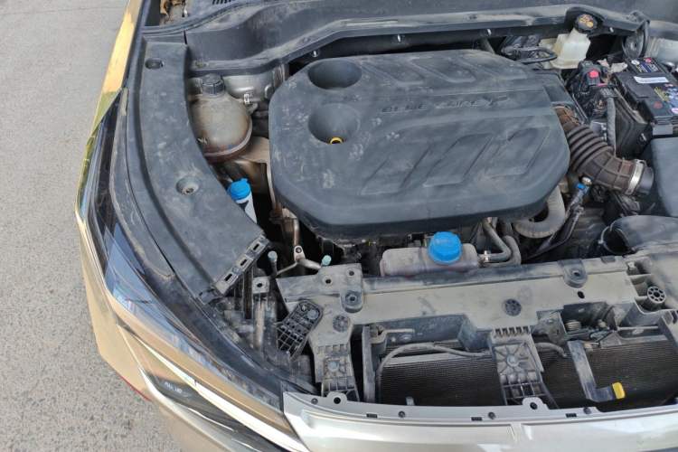 Used CHANGAN OSHAN Z6 2023 Blue Whale 1.5T DCT Smart Luxury Model Engine Bay Right
