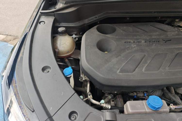 Used CHANGAN OSHAN Z6 2023 Blue Whale 1.5T DCT Luxury Model Engine Bay Right