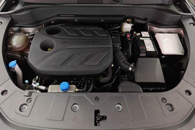 Used CHANGAN OSHAN Z6 2023 Blue Whale 1.5T DCT Smart Navigation Model Engine Bay