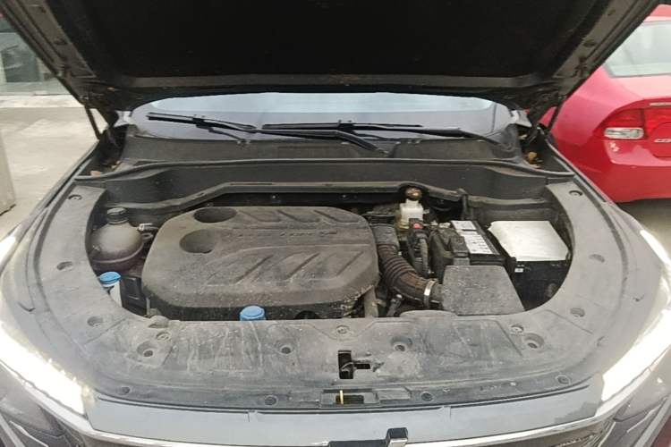 Used CHANGAN OSHAN Z6 2023 Blue Whale 1.5T DCT Smart Navigation Model Engine Bay