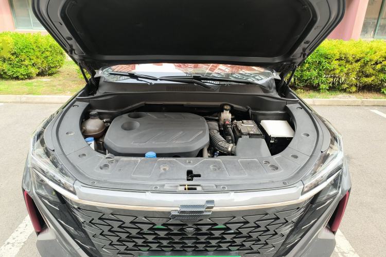 Used CHANGAN OSHAN Z6 2023 Blue Whale 1.5T DCT Smart Luxury Model Engine Bay