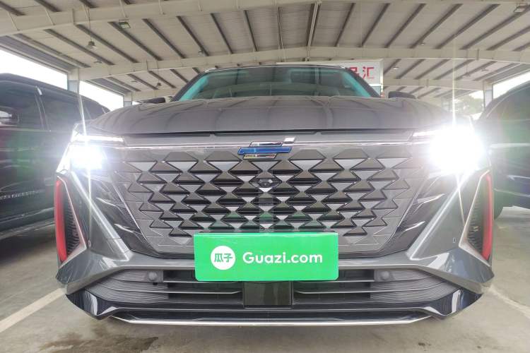 Used CHANGAN OSHAN Z6 2023 Blue Whale 1.5T DCT Smart-Led City Edition Exterior 1