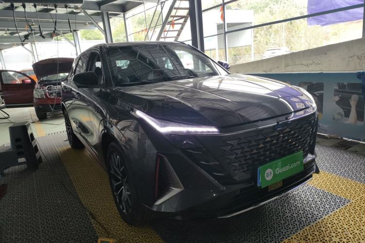 Used CHANGAN OSHAN Z6 2023 Blue Whale 1.5T DCT Smart-Led City Edition Exterior 2