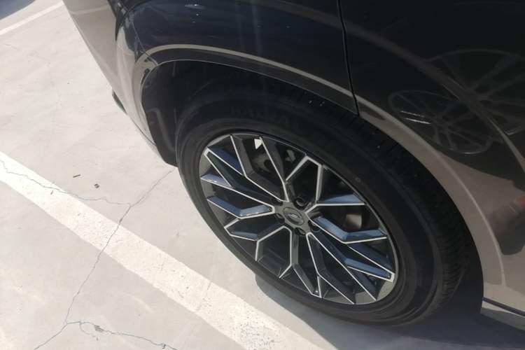 Used CHANGAN OSHAN Z6 2023 Blue Whale 1.5T DCT Smart-Led City Edition Exterior 5