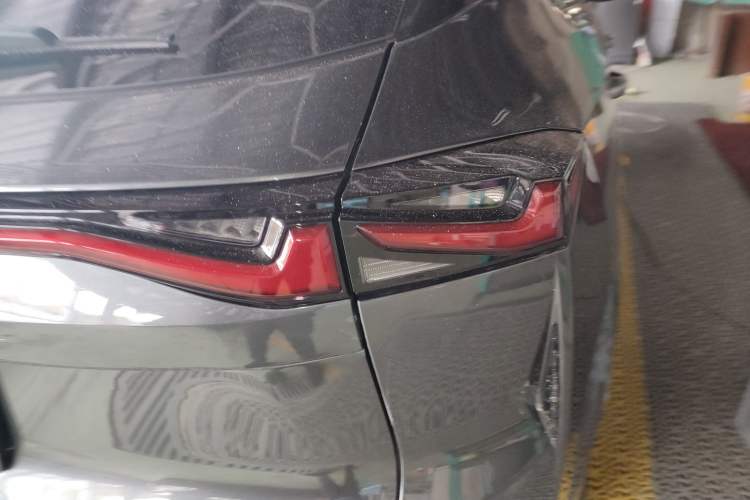 Used CHANGAN OSHAN Z6 2023 Blue Whale 1.5T DCT Smart-Led City Edition Exterior 6