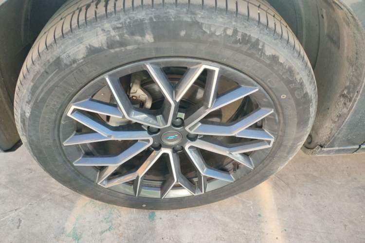 Used CHANGAN OSHAN Z6 2023 Blue Whale 2.0T Automatic Smart Drive Model Exterior 7