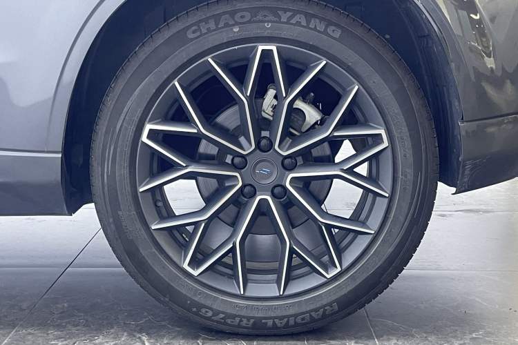 Used CHANGAN OSHAN Z6 2023 Blue Whale 1.5T DCT Smart Luxury Model Exterior 7