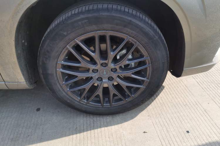 Used CHANGAN OSHAN Z6 2023 Blue Whale 1.5T DCT Luxury Model Exterior 7