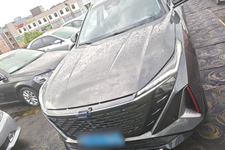 Used CHANGAN OSHAN Z6 2023 Blue Whale 1.5T DCT Smart Navigation Model Front